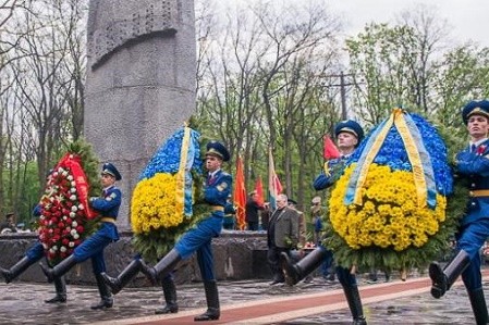 На балконе и без концерта: в Харькове отметят 9 мая в новом формате