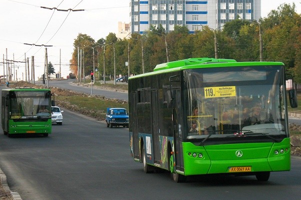 На Красную горку в Харькове откроют дополнительные автобусные маршруты 