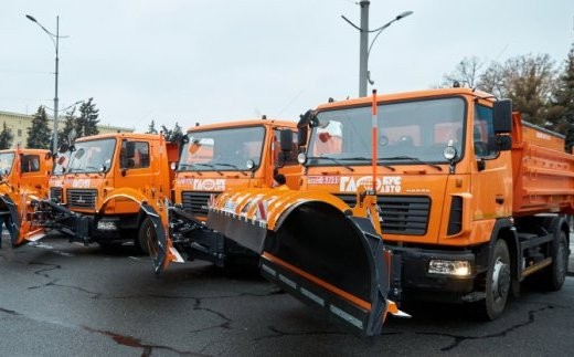 Харьковские коммунальщики получили новую спецтехнику