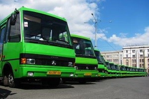 На пасхальные праздники в Харькове назначат дополнительные автобусы для посещения кладбищ