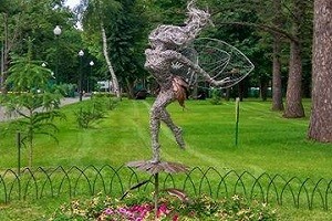 В парке Горького появились бескаркасные скульптуры