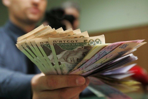 Среднемесячная зарплата в Харьковской области за год выросла более чем на 20%