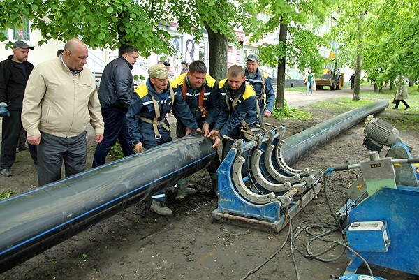 В Харькове продолжают ремонтировать сети холодного водоснабжения