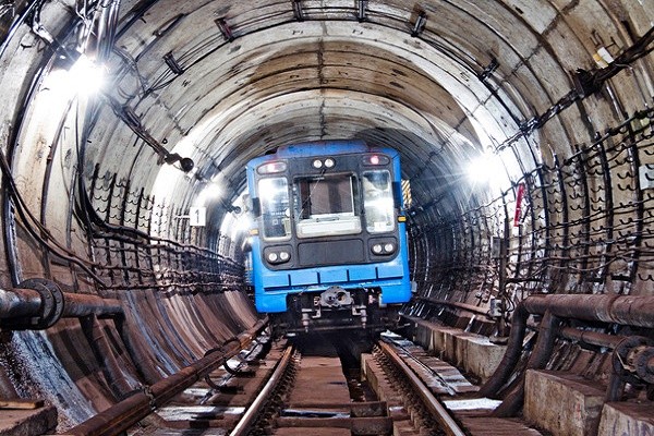 В харьковском метро в 2 раза сократился пассажиропоток
