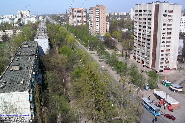 Харьковчане просят снести палатку на площади Свободы и вернуть проспекту прежнее имя