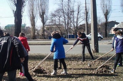 В Слободском районе Харькова прошла весенняя уборка территорий