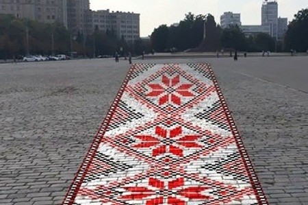 На площади Свободы нарисуют самую длинную вышиванку
