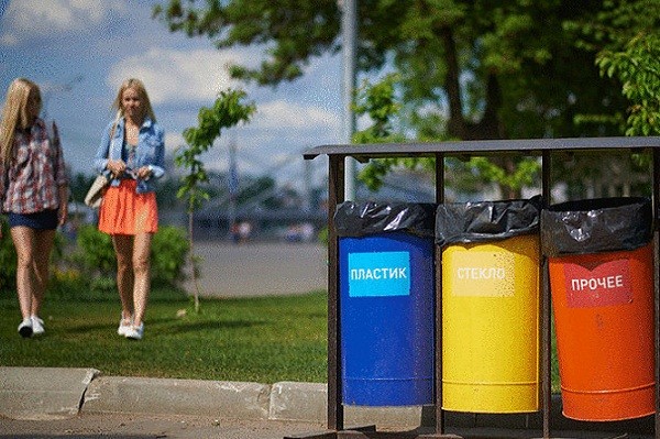 В харьковских школах установят контейнеры для раздельного сбора мусора