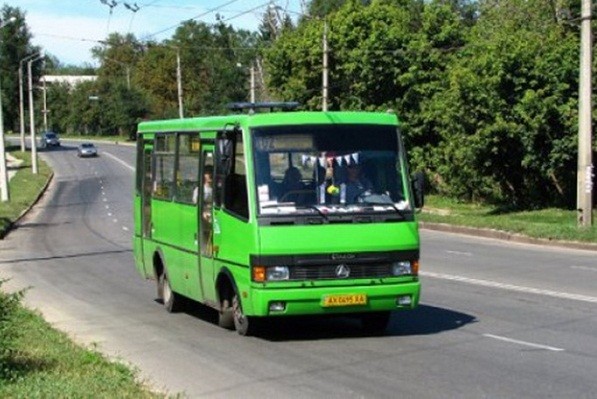 В пригородных автобусах Харькова повысили стоимость проезда