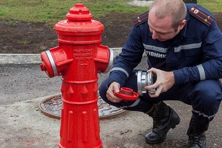 В Харькове установят пожарные гидранты нового образца