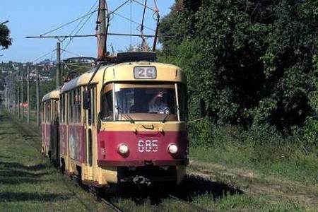 Возле Журавлевского гидропарка реконструируют трамвайные пути