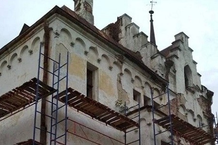Под Харьковом приступили к реконструкции Шаровского замка