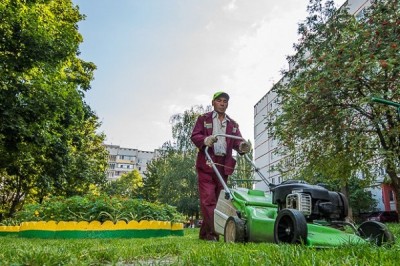 В Киевском районе благоустраивают дворы