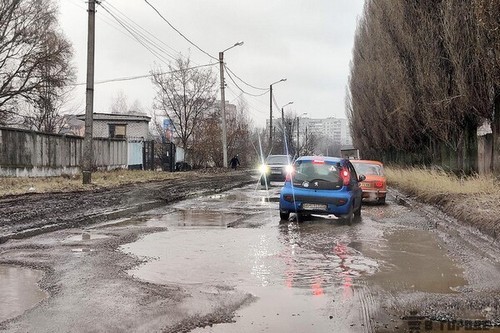 Ремонт проблемной дороги на Салтовке пока откладывается: мэрия