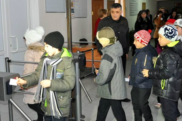 Школьникам Харькова предоставили льготу на проезд в метро
