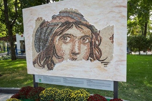 Сад Шевченко украсили древней мозаикой из Газиантепа