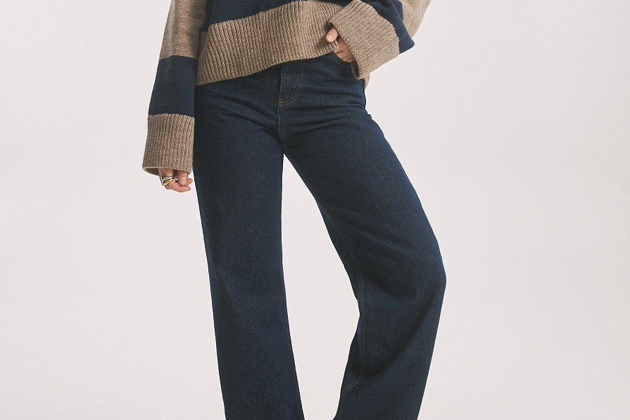 синие джинсы