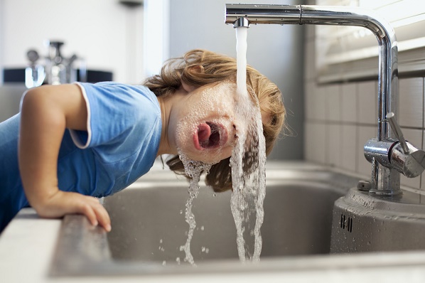 вода